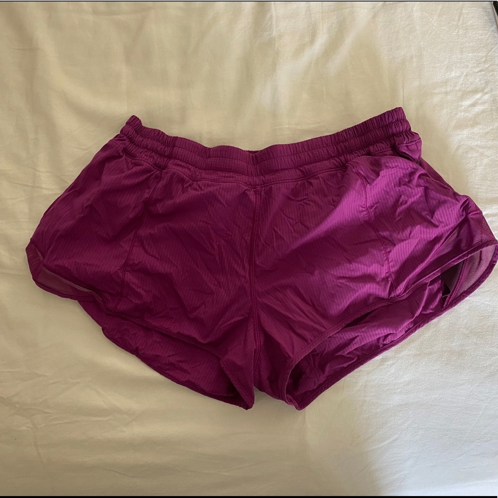 Lululemon Hotty Hot short II 2.5”